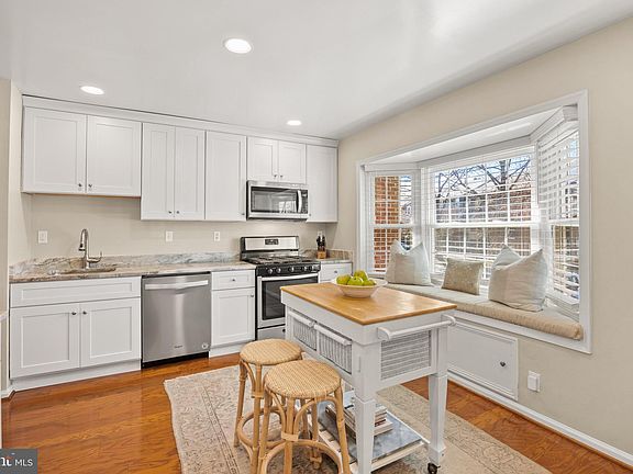 2nd image of 8211 Cedar Landing Ct