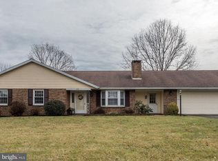 215 Audrey Dr, Lititz, PA 17543