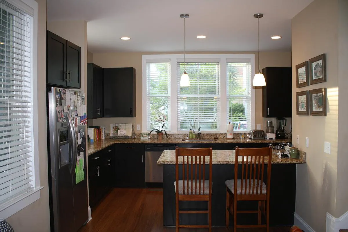 3 bed, 2.5 bath, 1560 sqft, $2,750 — Photo 3