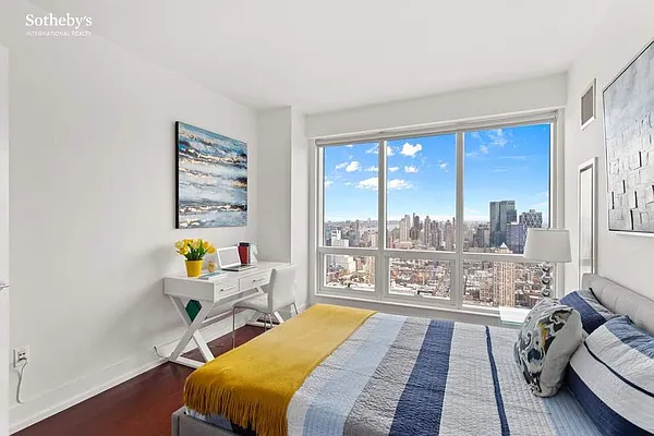 Rented by Sotheby's International Realty | media 26