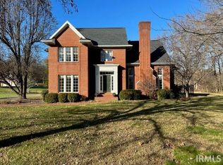 906 Hermitage Rd, Evansville, IN 47725