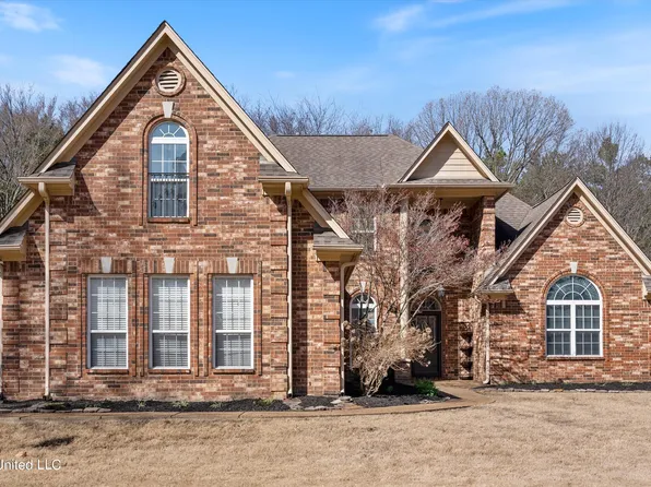 2357 Legends Dr, Nesbit, MS 38651