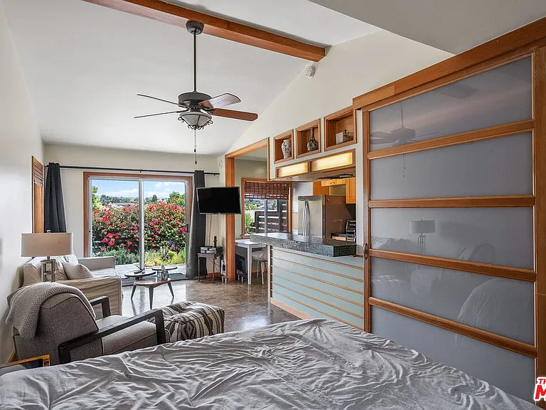 709 Ocean Park Blvd #C — Photo 4