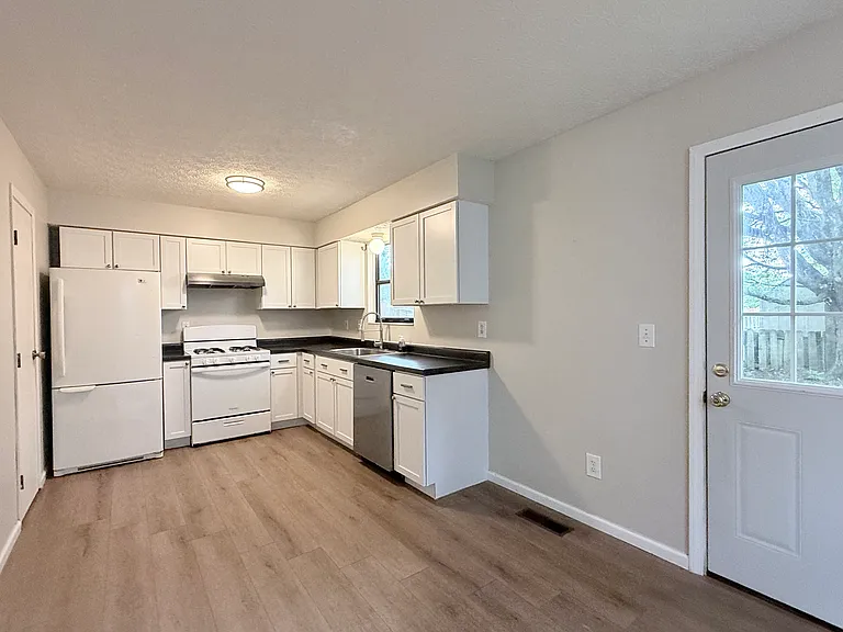 4849 Herndon Dr — Photo 13