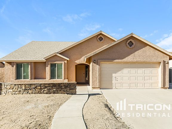 2nd image of 1519 E Sequoia Dr