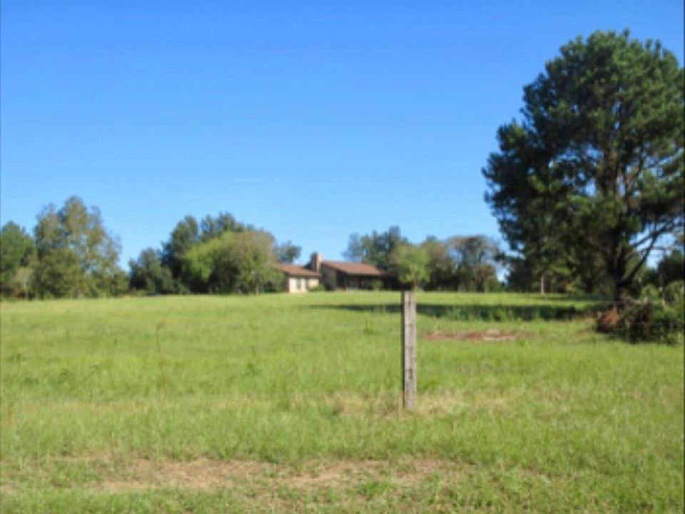 2nd image of 226 Green Meadow Dr