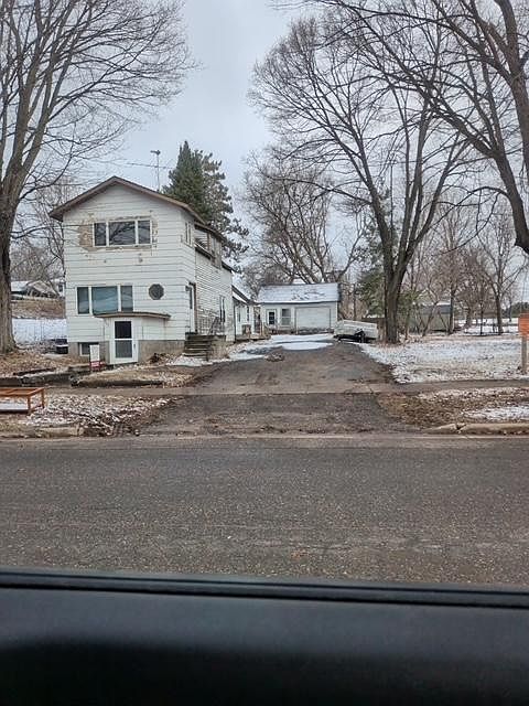 1st image of 205 Birch St E