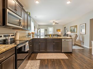 2732 Swarm Ct, Columbia, TN 38401