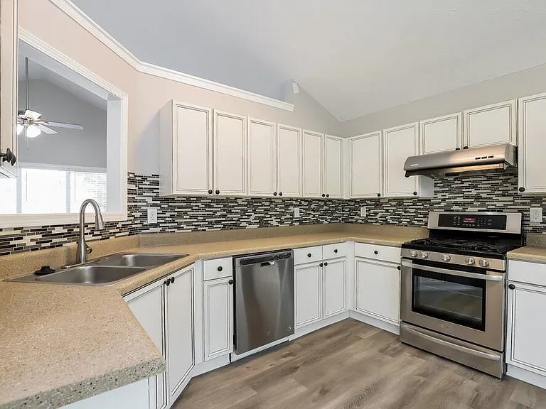 1393 Richland Creek Trl — Photo 8