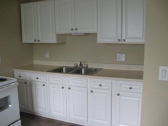 3rd image of 318 Falls St