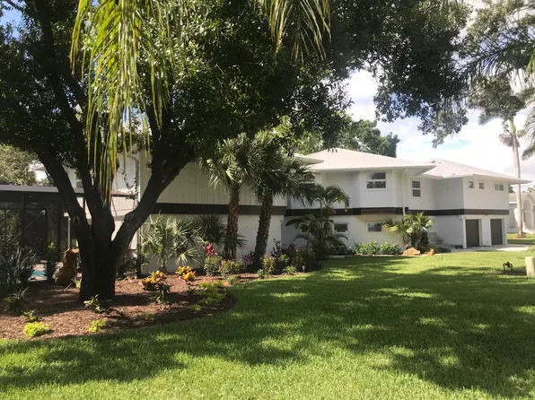 420 Sharwood Dr, Naples, FL 34110