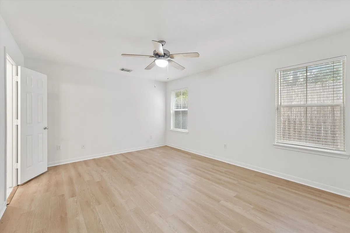 3 bed, 4.0 bath, 2520 sqft, $3,350 — Photo 3