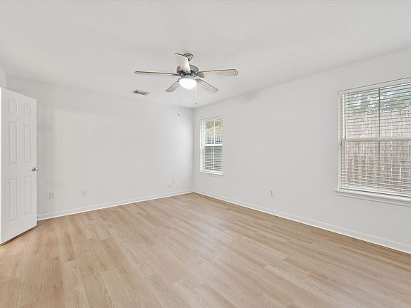 3rd image of 208 Hawthorne St #A