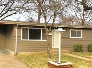 565 Bardot Dr, Florissant, MO 63031