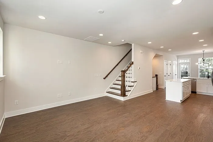 2319 Rozzelles Ferry Rd — Photo 6