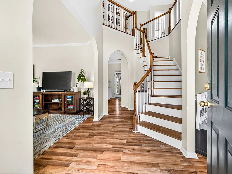 5410 Barnsley Dr — Photo 4