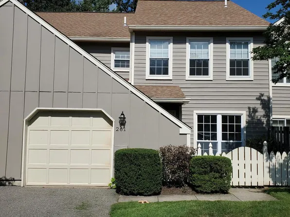 261 Tulip Tree Ct, Blue Bell, PA 19422