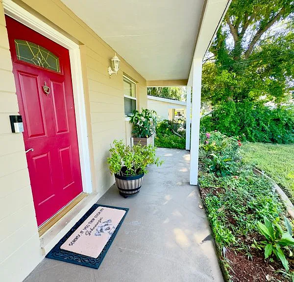 360 Slayton Ave — Photo 2