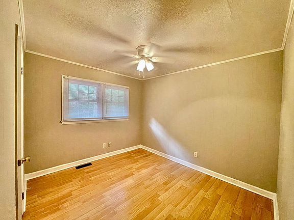 5th image of 202 W Poplar Ave APT A