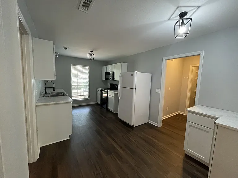 512 Creek View Dr — Photo 5