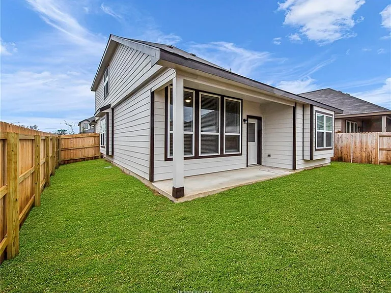 4717 Los Pines Way — Photo 12