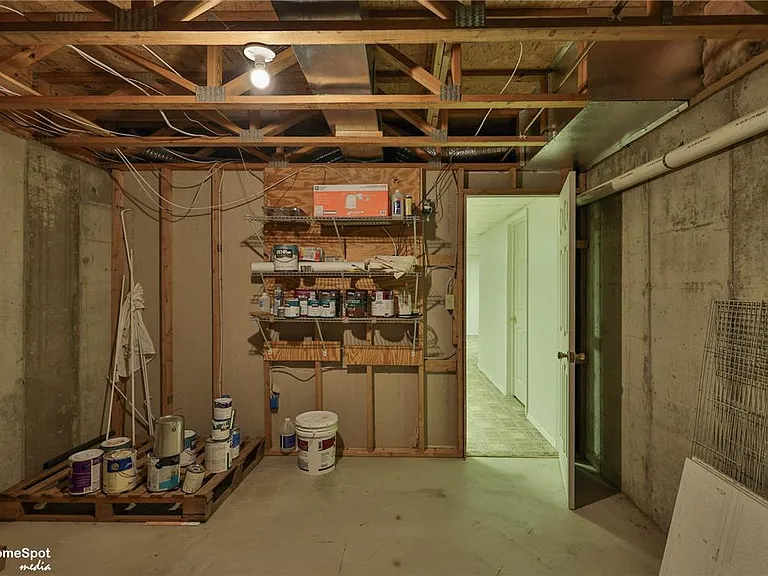 8149 Cross Creek Cir — Photo 41
