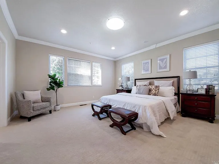 735 El Paseo Dr — Photo 13