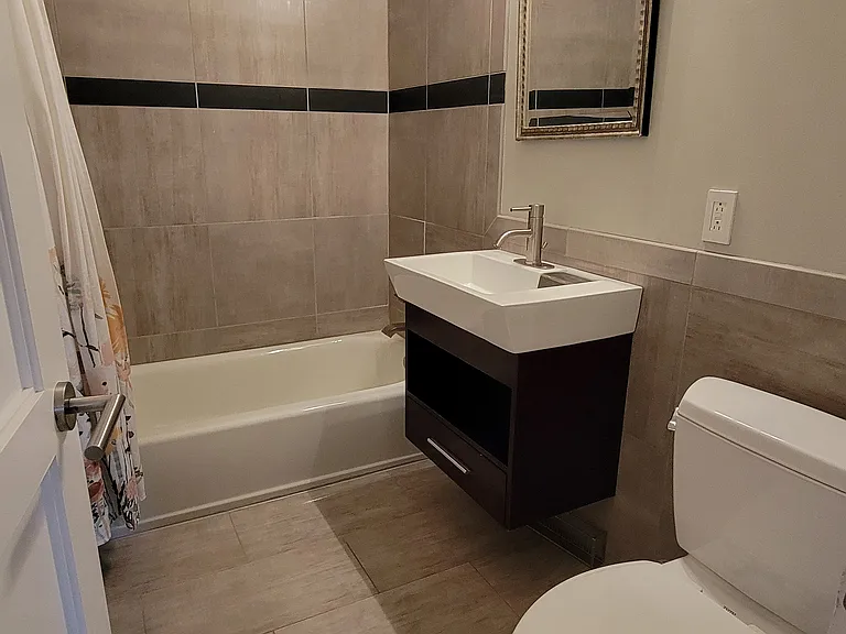 201 W Willow St #1 — Photo 11