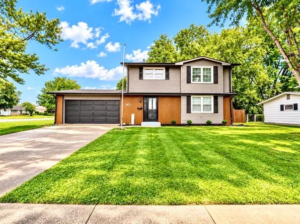 2822 S Hampton Dr, Bettendorf, IA 52722