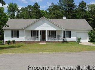 814 Eagle Landing Dr, Hope Mills, NC 28348