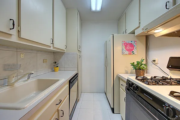 Sold by Benjamin Realty Since 1980 | media 62