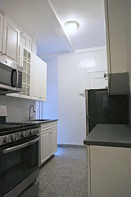 Rented by Metropolitan Equities | media 12