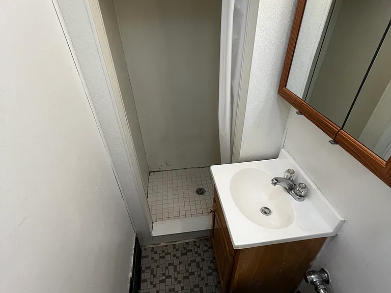 90 Chiswick Rd #43 — Photo 5