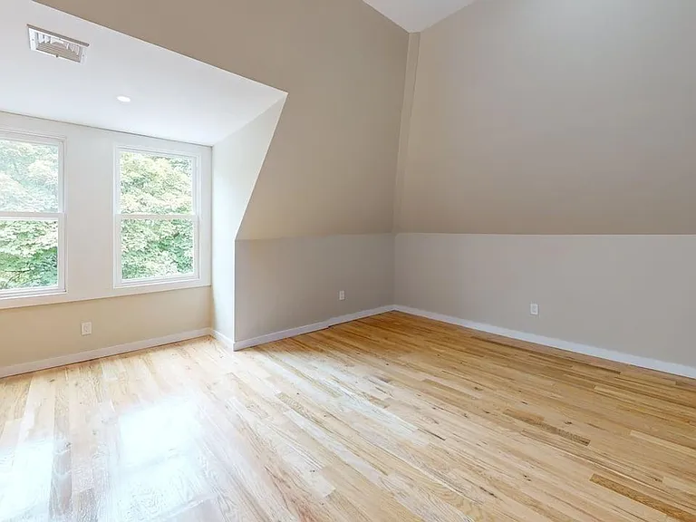 180 Edwards St — Photo 5