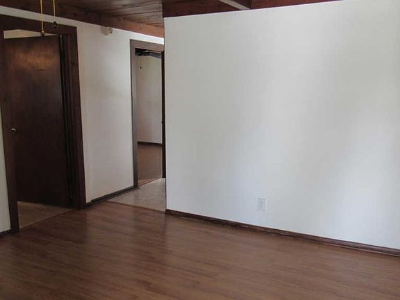 5th image of 120 SE 12th Ave