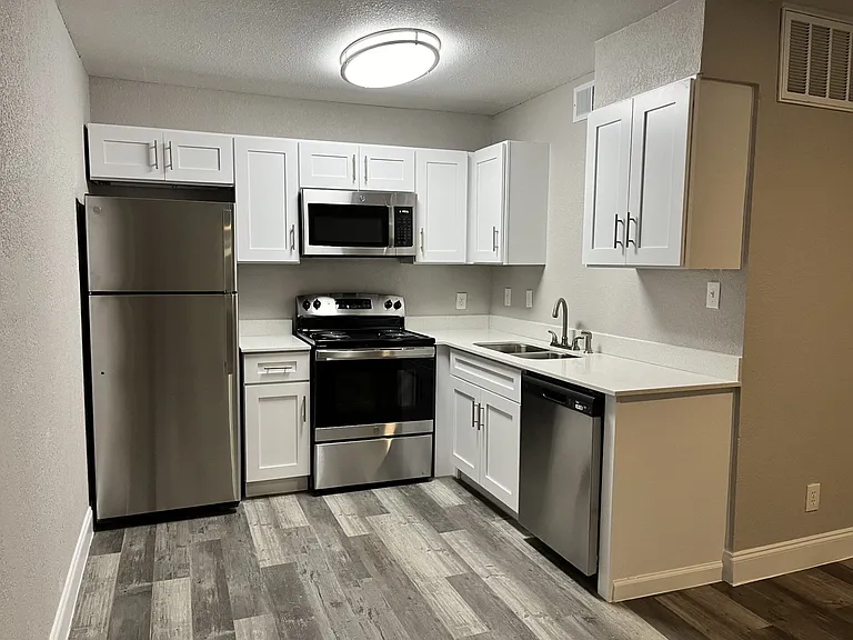 Athens Townhomes — Photo 45