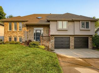 17218 Pine St, Omaha, NE 68130
