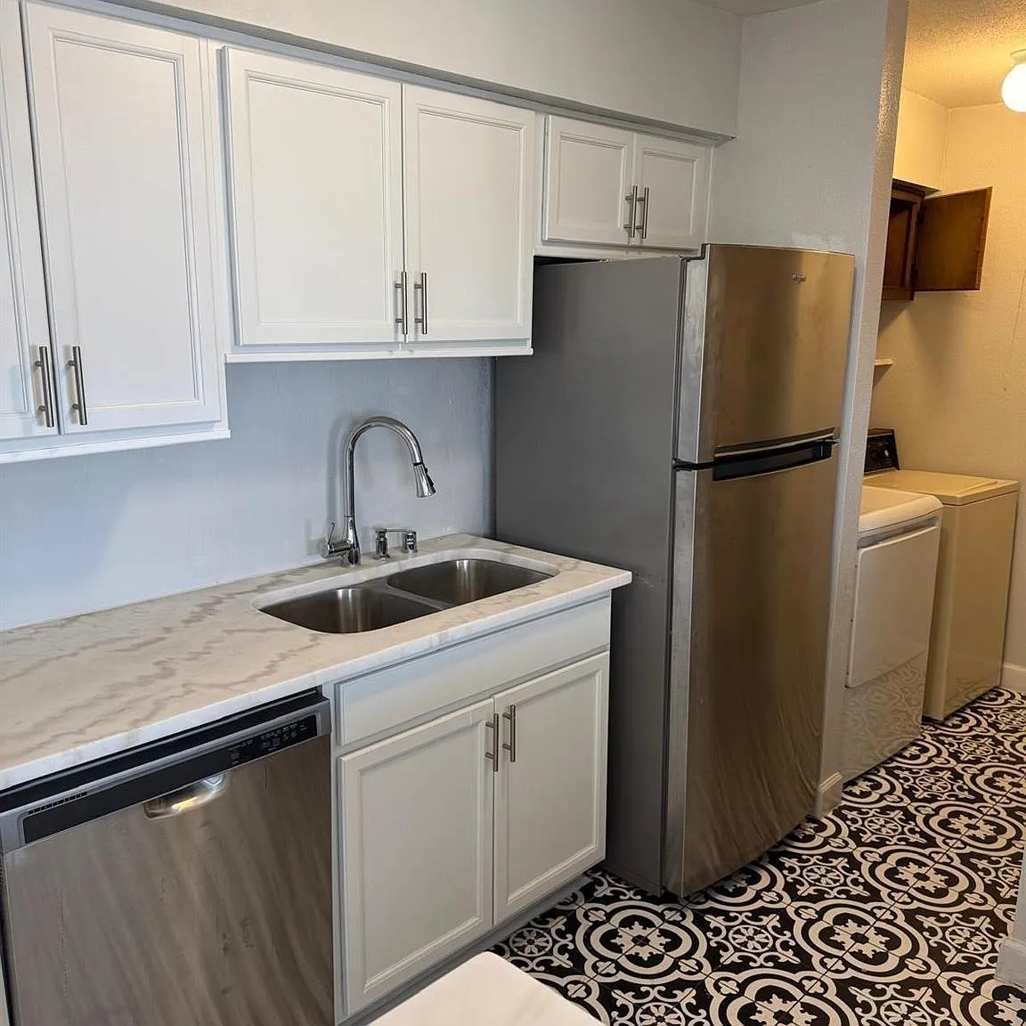 2 bed, 2.0 bath, 1158 sqft, $1,150 — Photo 1