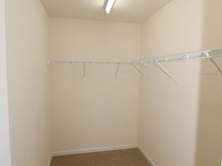 4022 Linsbury Ct — Photo 15