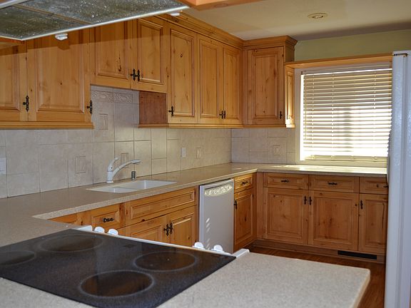 3rd image of 23 Palomar Pl