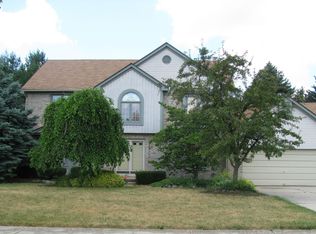 19295 Augusta Dr, Livonia, MI