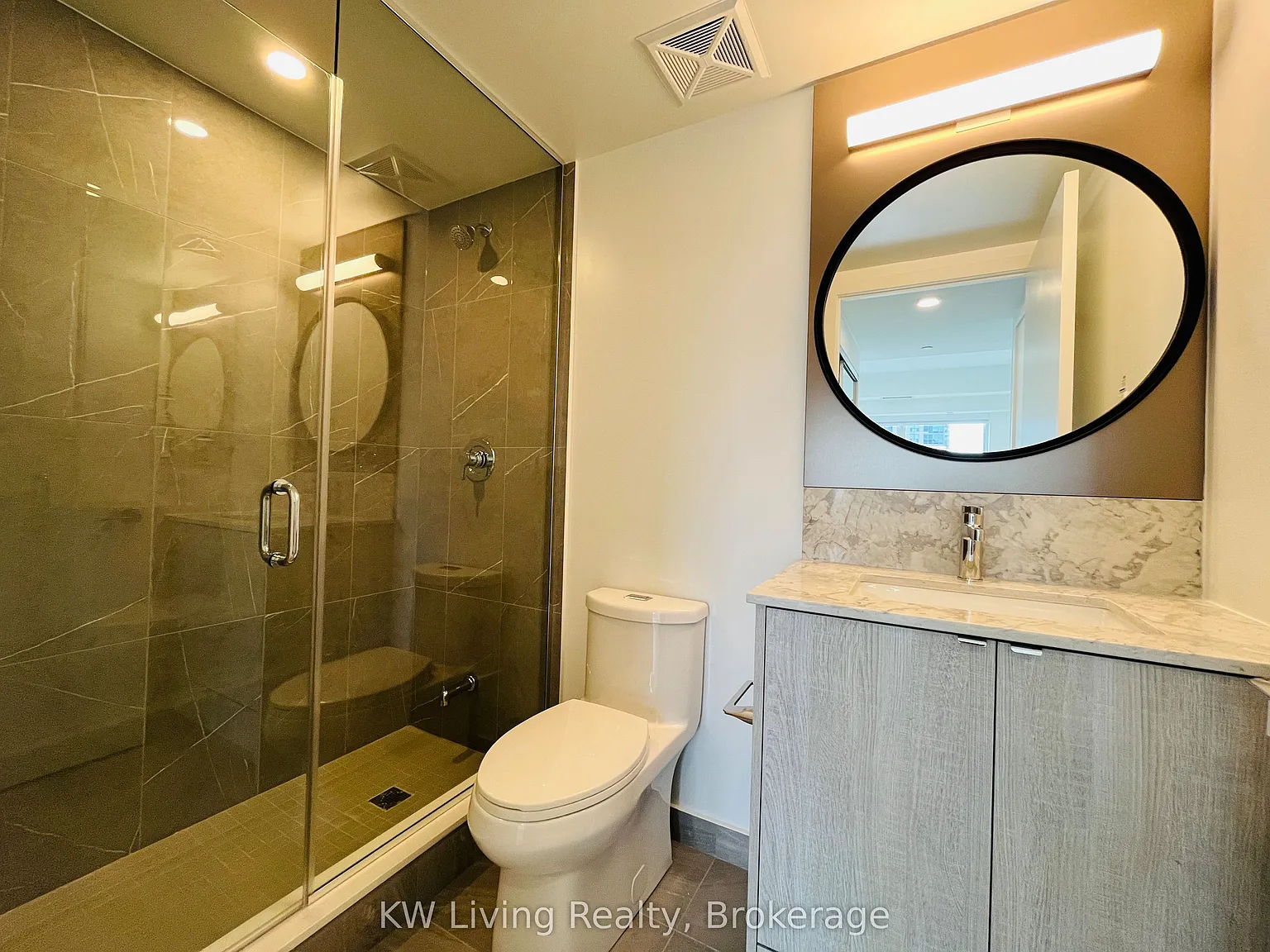 Adagio Condo — Photo 4