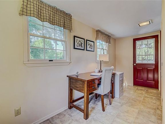 3rd image of 3571 Sunset Ln
