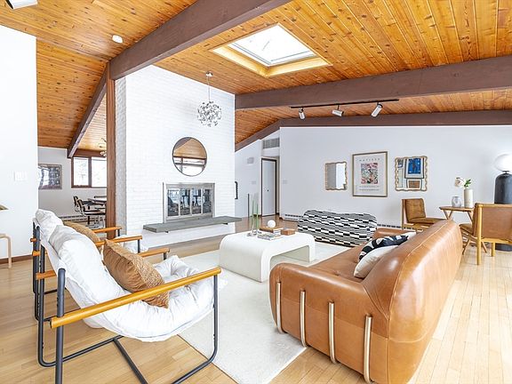 4th image of 134 Rangeley Rd