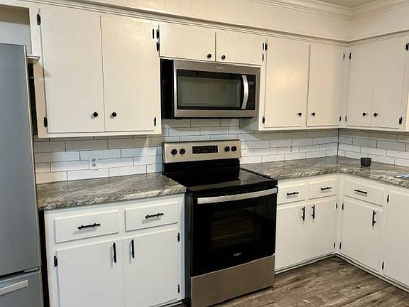 5th image of 1803 N Park St