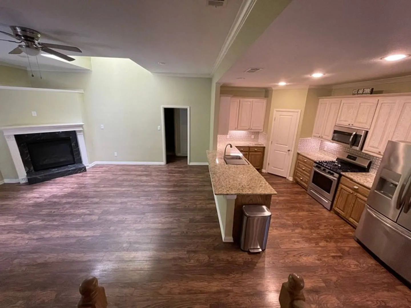Available Now --Beautiful Luxury Duplex — Photo 3