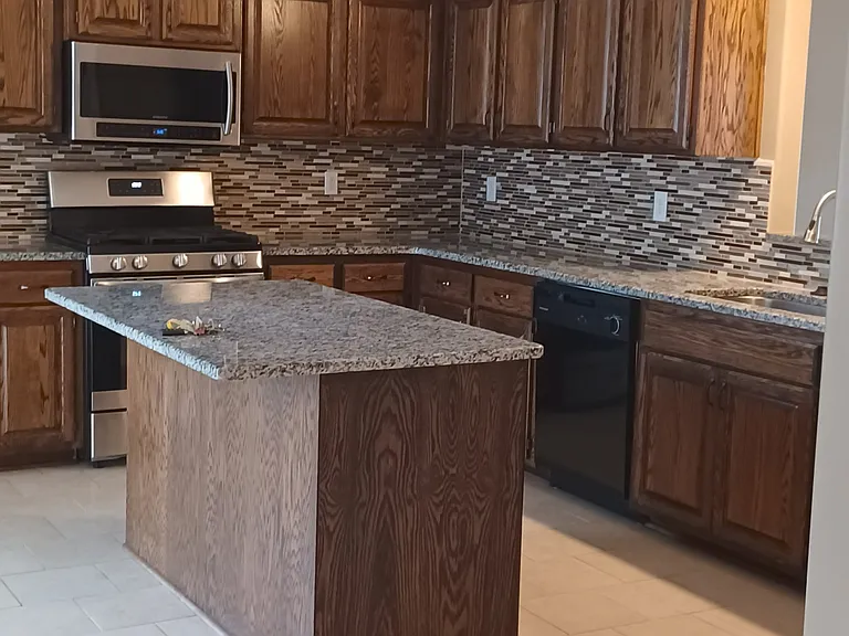 210 NW Michael Dr — Photo 11