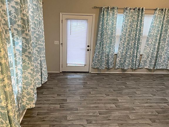 5th image of 1006 E Sherwood Dr