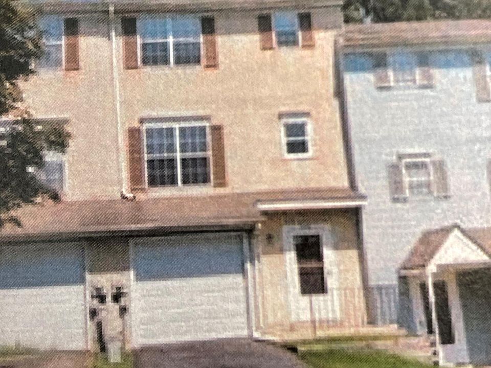 1st image of 5045 E Woodmill Dr