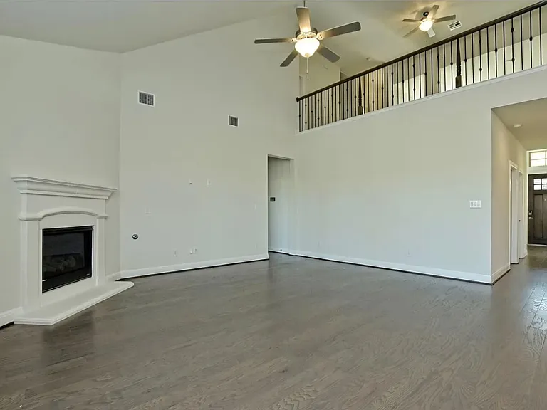2401 Centennial Loop — Photo 7